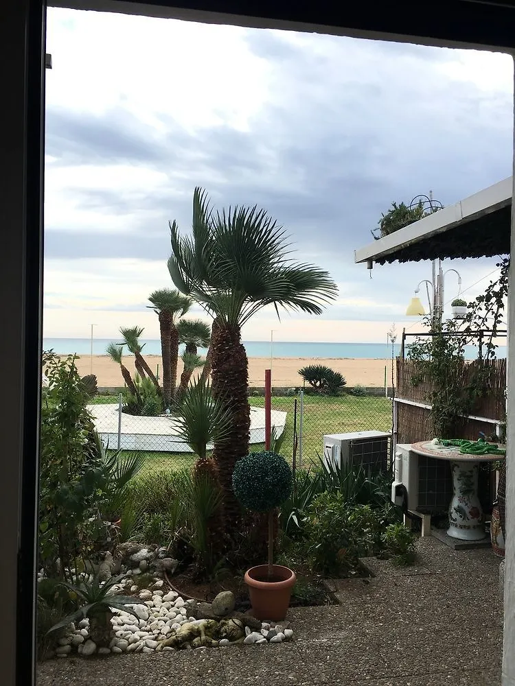 Lux Beach House Barcelona With Pool And Hot Tub, Beach Access Malgrat de Mar