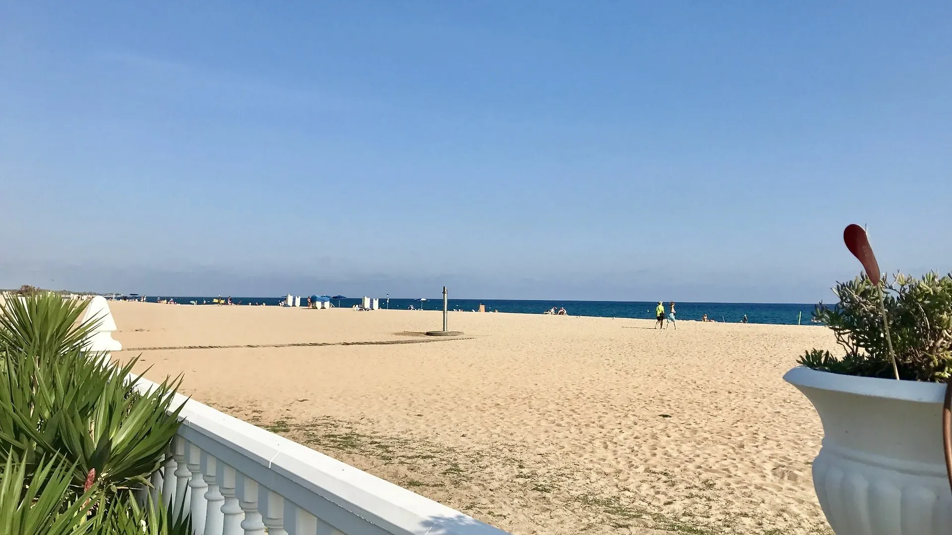 Villa Lux Beach House Barcelona With Pool And Hot Tub, Beach Access Malgrat de Mar Spanien