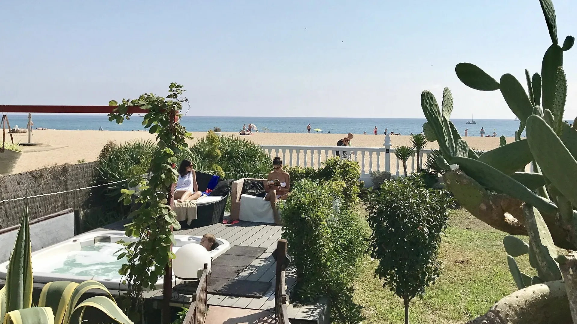 Lux Beach House Barcelona With Pool And Hot Tub, Beach Access Malgrat de Mar 0*,  Spanien