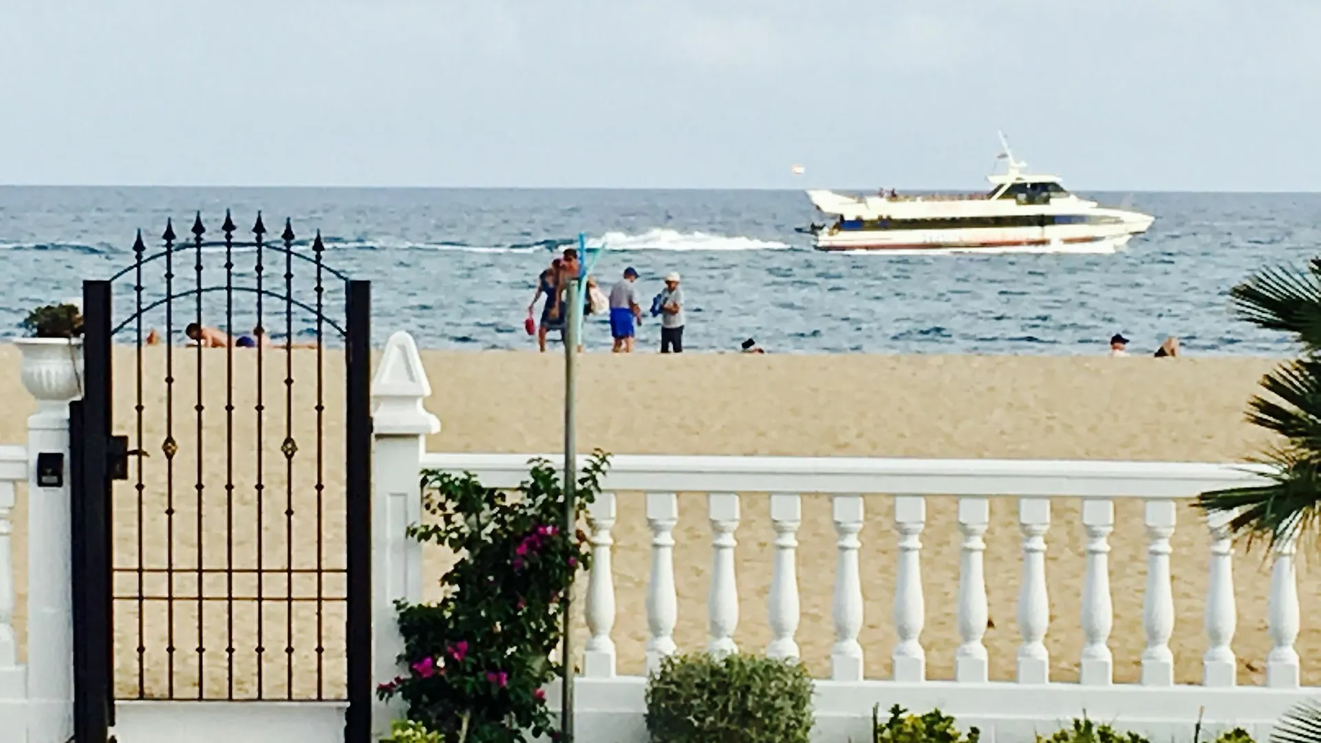 Lux Beach House Barcelona With Pool And Hot Tub, Beach Access Malgrat de Mar Vila